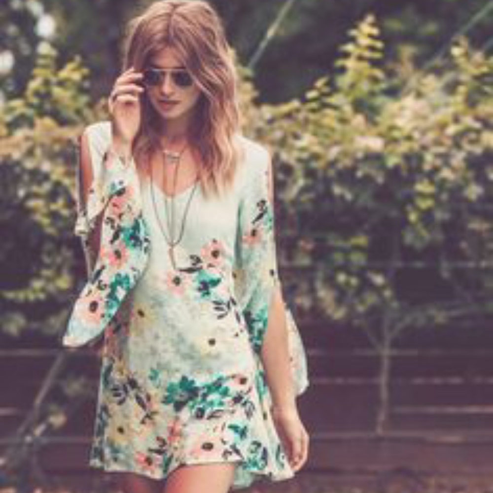 ✨HOST PICK✨ O’Neill Floral Cold Shoulder Dress